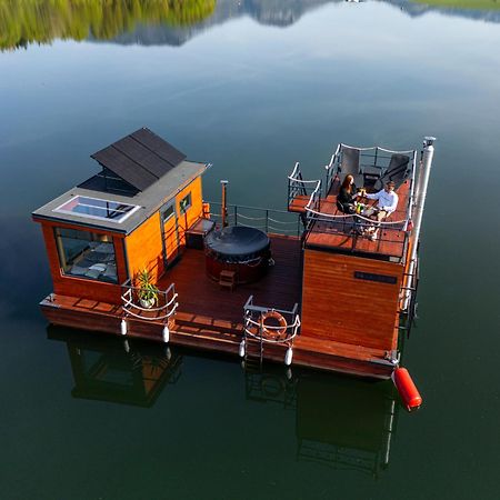 Aquachill Houseboat & Wellness Hotel Liptovský Trnovec Exterior foto