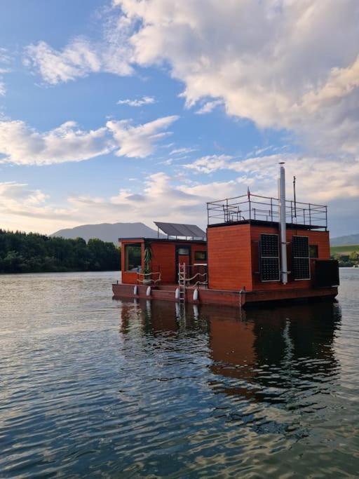 Aquachill Houseboat & Wellness Hotel Liptovský Trnovec Exterior foto