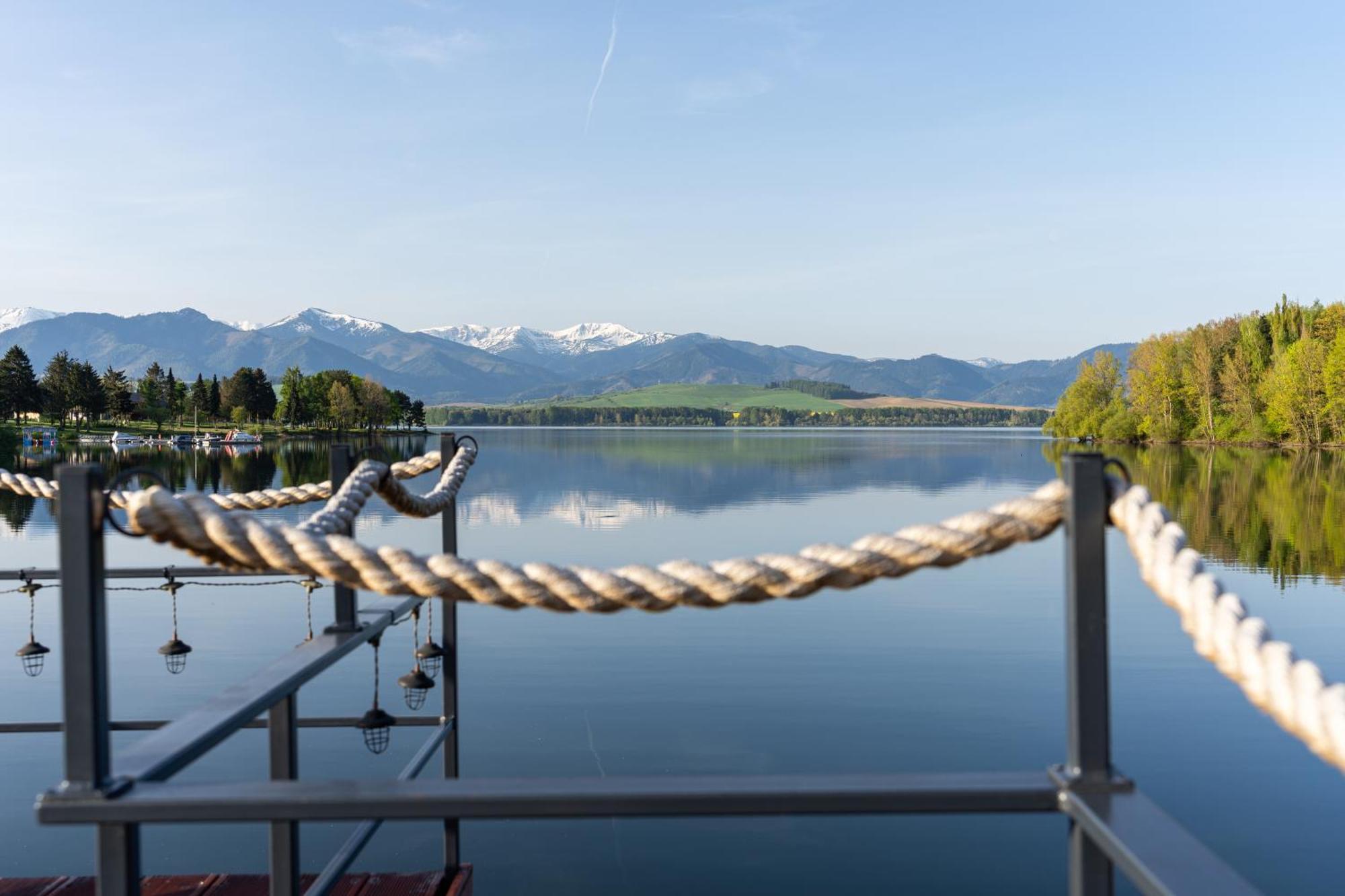 Aquachill Houseboat & Wellness Hotel Liptovský Trnovec Exterior foto